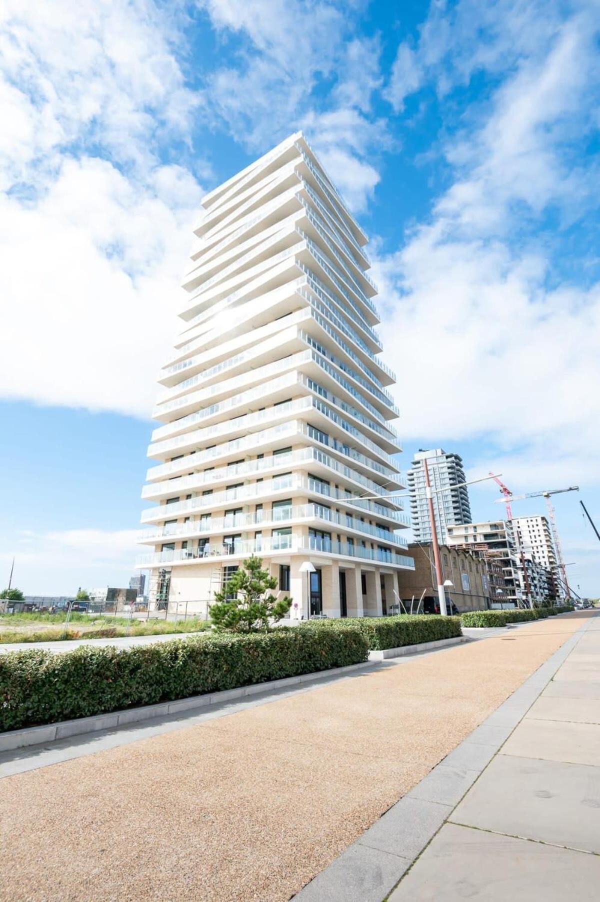 Apartment New With Stunning Views, Pool And Fitness Ostend