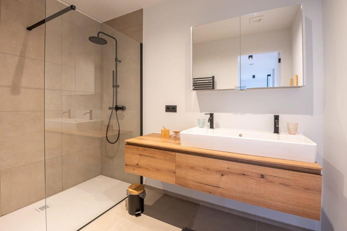 Apartment New With Stunning Views, Pool And Fitness