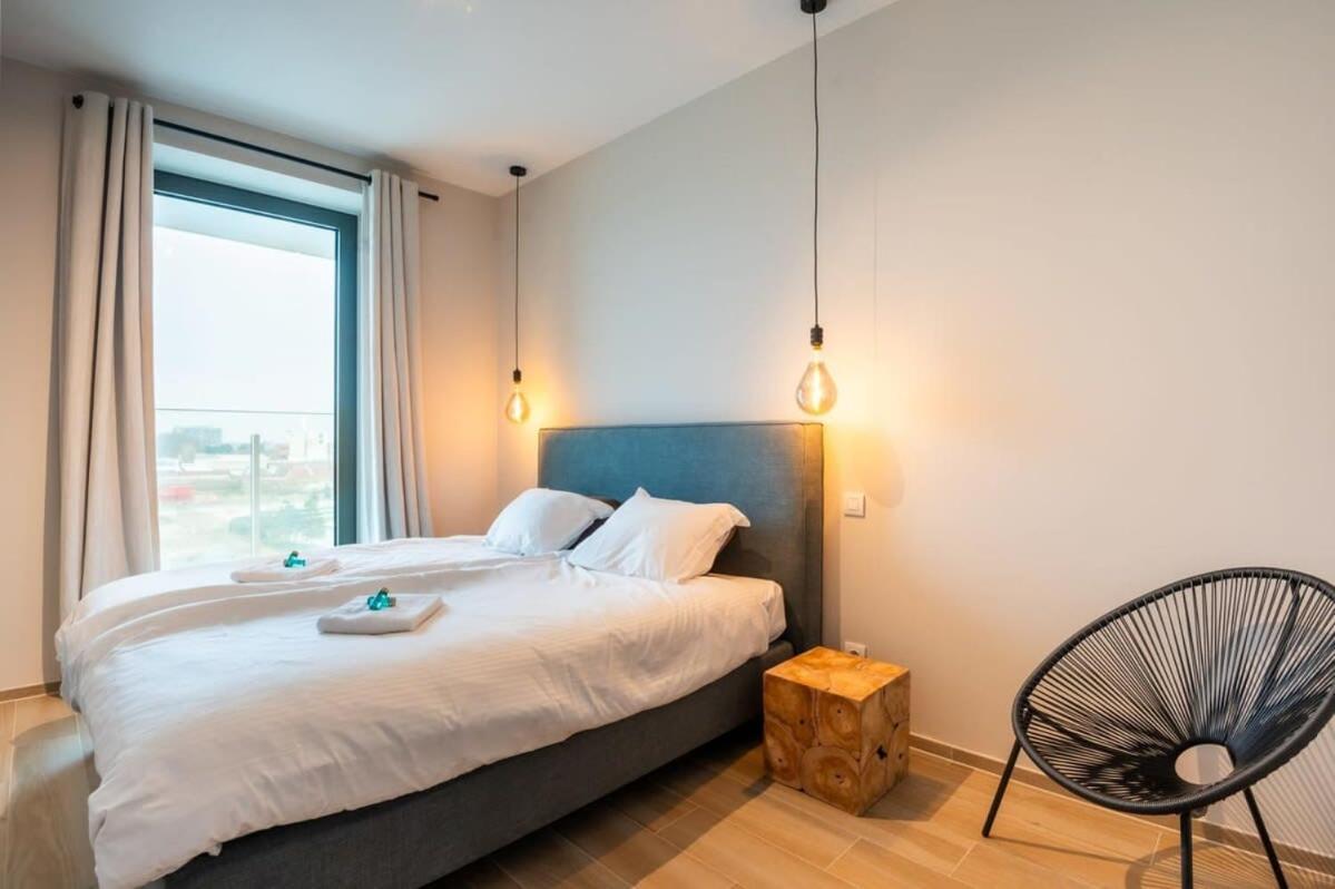 New With Stunning Views, Pool And Fitness *